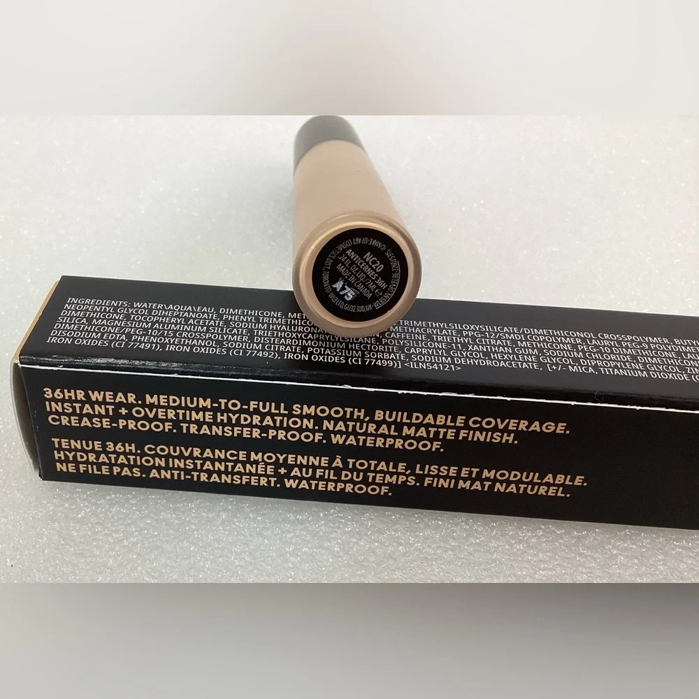 MAC Studio Fix Concealer 36 Hr Smooth Angles Concealer Shade NC 20